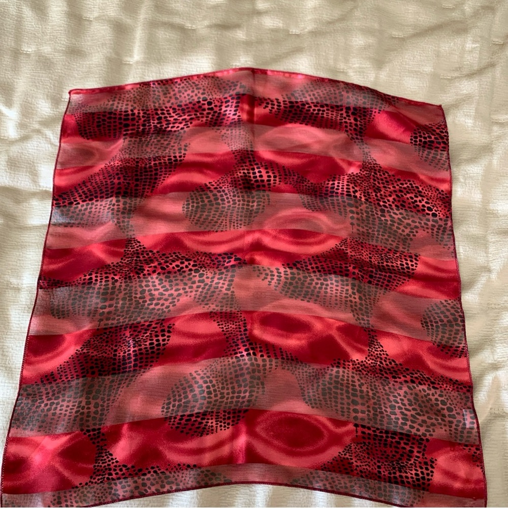 Red and Black Patterned Scarf